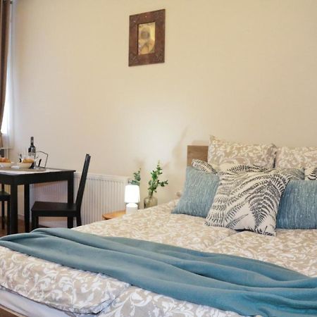 Palma Apartmanok Szallashely Szazhalombatta 6A Ngoại thất bức ảnh