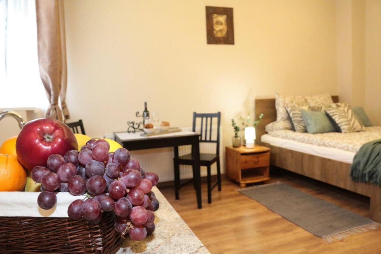 Palma Apartmanok Szallashely Szazhalombatta 6A Ngoại thất bức ảnh