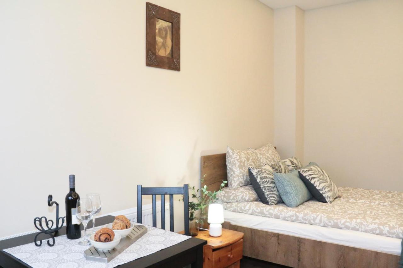 Palma Apartmanok Szallashely Szazhalombatta 6A Ngoại thất bức ảnh